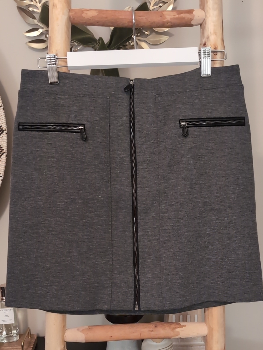 WHBM Gray Zip-Up Skirt Sz 4